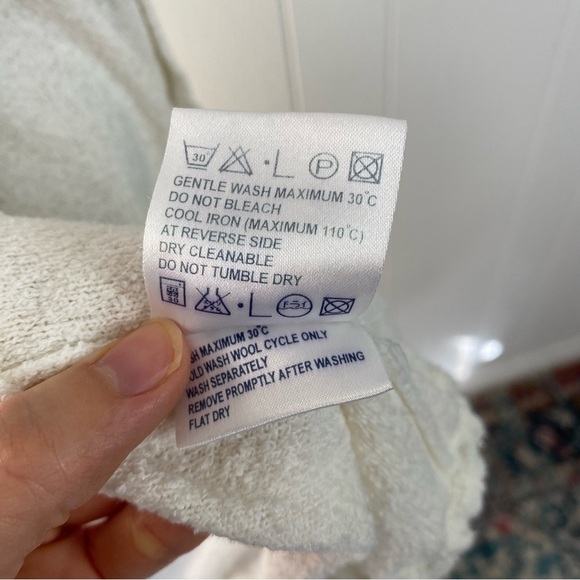 Vintage Escada Sport Zip Front Textured White Hoodie Sheer Hood And Pockets Sz M - Picture 12 of 13